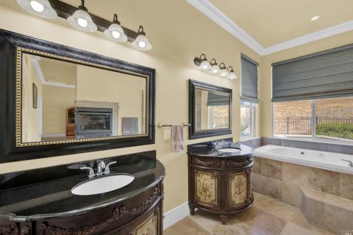 3959 Skyhawk Ln, Vacaville CA  95688-9516 exterior