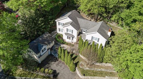 105 Underhill Rd, Scarsdale, NY 10583-1004