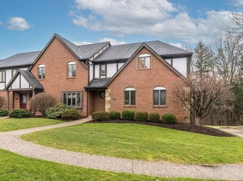 1626 Stone Mansion Dr, Sewickley, PA 15143-8601