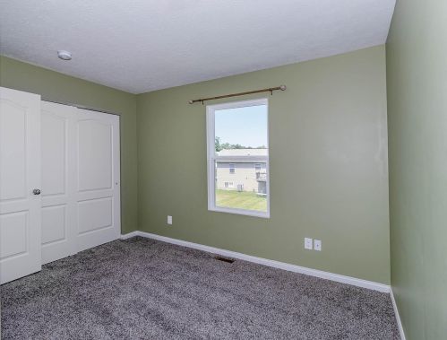 935 Shadowridge Dr, Covington KY  41018-4050 exterior