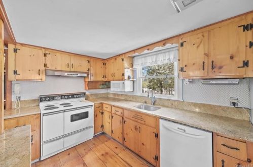 12 Highland Ave, Walden NY  12586-1402 exterior