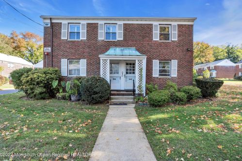 53 Manor Dr, Tinton Falls NJ  07712-2568 exterior