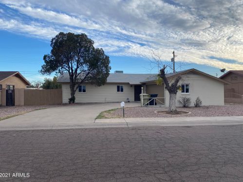 5917 Seldon Ln, Glendale, AZ 85302-5414