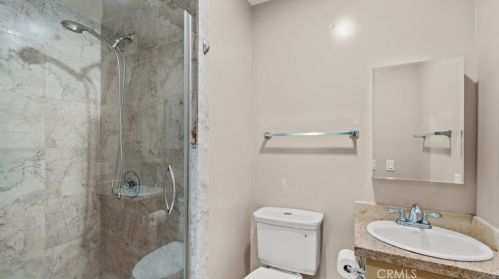 1942 Los Encinos Ave, Glendale CA  91208-2113 exterior