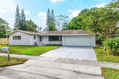 602 2nd St, Delray Beach FL  33444-2646 exterior
