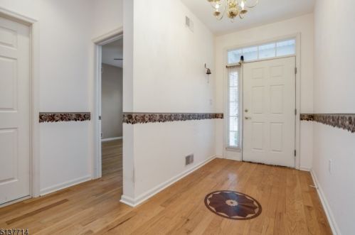 65 Kensington Cir, Belvidere NJ  07823-1700 exterior