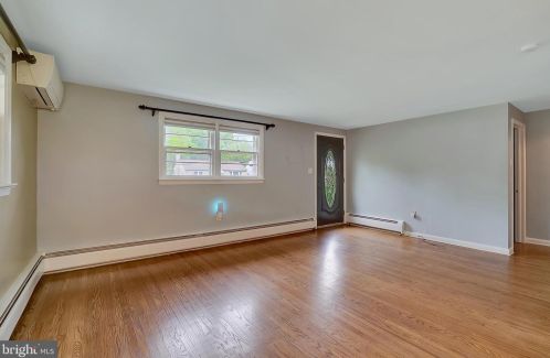 810 Hancock St, Lansdale, PA 19446-3929