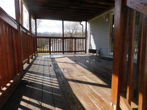 939 Yukon Rd, Ruffs Dale, PA 15679-1232