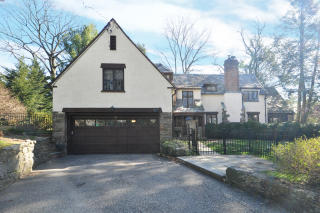 9 West Dr, Larchmont, NY 10538-1217