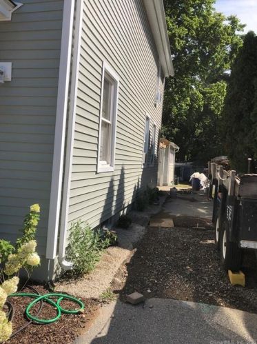 207 Main St, Colchester CT  06415-1405 exterior