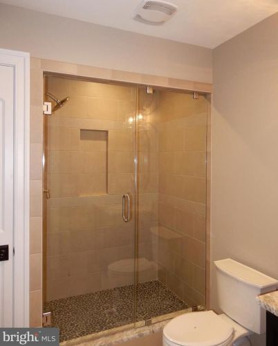 650 Holland Rd, Southampton PA 18966-1819 exterior