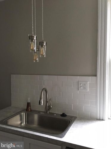 407 College Ave, Lancaster PA 17603-3319 exterior