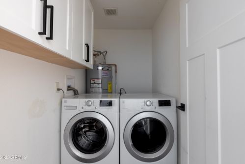 5744 12 St, Phoenix AZ 85086-7351 exterior