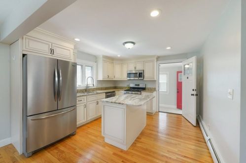 9 Norman St, Cumberland RI  02864-6411 exterior