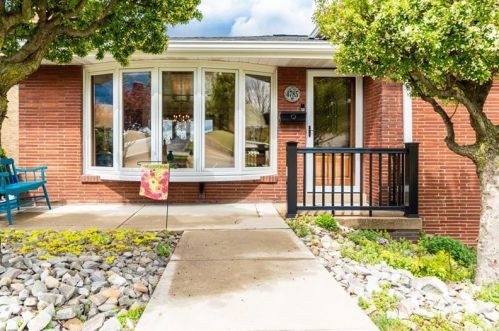 4785 Doverdell Dr, Pittsburgh, PA 15236-1859