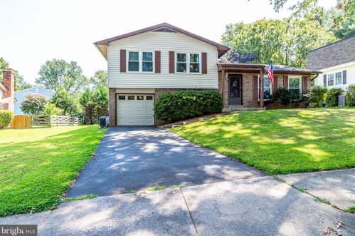 9905 Rand Dr, Springfield VA  22015-3813 exterior