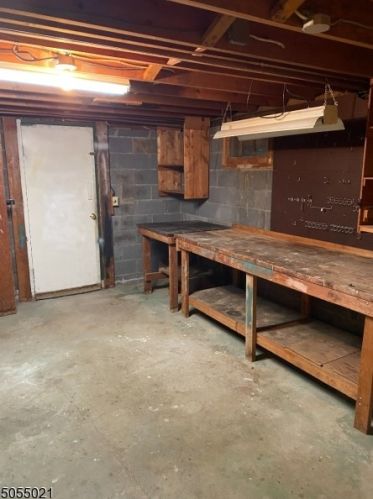 5 Linden Dr, Sparta NJ  07871-3723 exterior