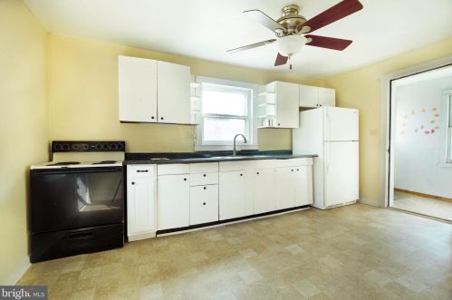 4052 Jerome Rd, Edinburg VA  22824-2500 exterior