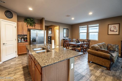 9325 Odeum Ln, Tolleson, AZ 85353-4223