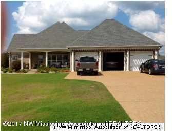101 Carolina Pt, Senatobia, MS 38668-7434