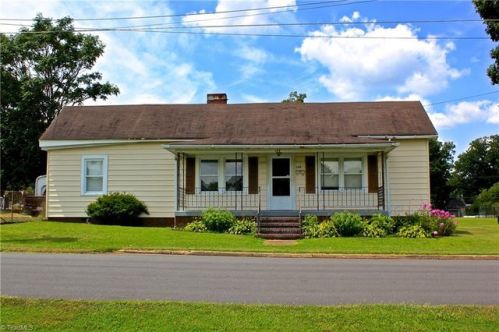 125 High St, Eden, NC 27288-3945