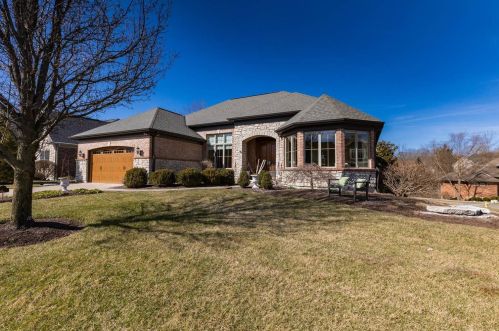 1404 Grand Oaks Dr, Cincinnati, OH 45255-7008
