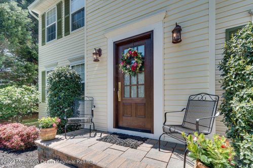 52 Cedar St, Tinton Falls, NJ 07701-1301