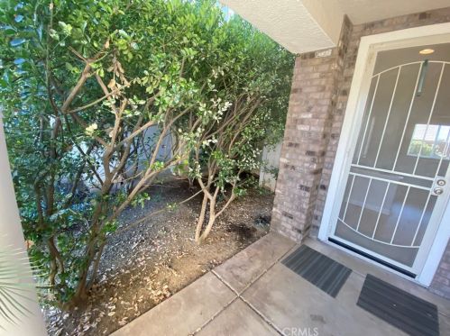 1323 Burdock St, Beaumont CA  92223-8301 exterior