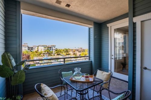 1545 Windshore Way, Oxnard CA  93035-1406 exterior