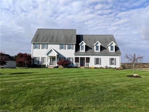 12000 Frederickstown Ln, Columbiana, OH 44408-9364