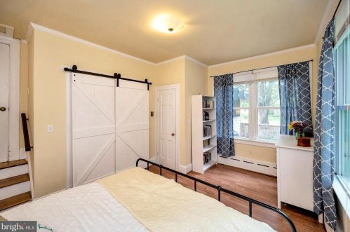 142 Main St, Bowling Green VA  22427-9425 exterior