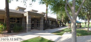 517 Marina Dr, Gilbert AZ 85233-6613 exterior