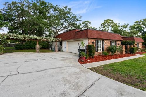 1088 Howell Creek Dr, Casselberry FL  32708-4414 exterior