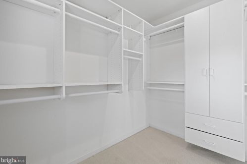 12015 Walnut Branch Rd, Herndon VA  20194-5616 exterior