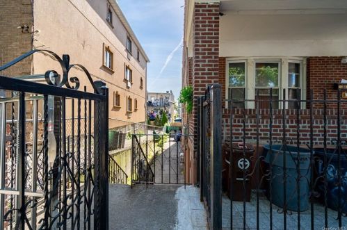 1847 Barnes Ave, Bronx NY  10462-3607 exterior