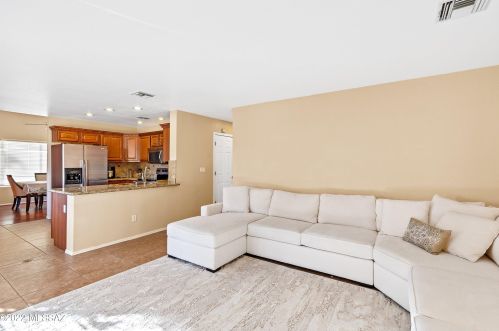 10202 Tarheel Pl, Tucson AZ  85737-6935 exterior