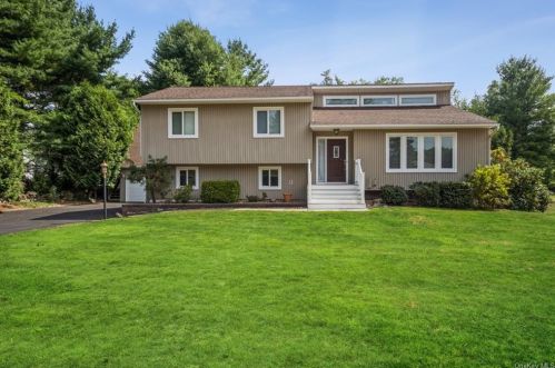 38 Sonnet Ln, Patterson, NY 12563-2725