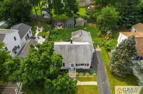 23 Victory Pl, East Brunswick NJ  08816-2232 exterior