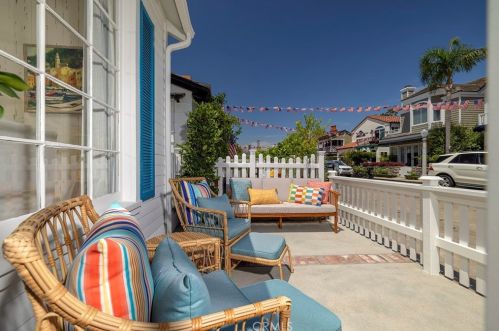 307 Diamond Ave, Newport Beach, CA 92662-1117
