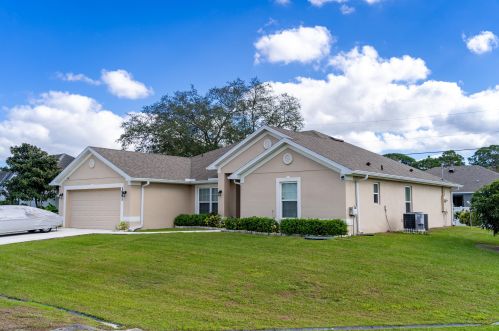 1991 Diamond St, Fort Pierce, FL 34953-1177