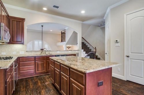 5717 Lois Ln, Plano TX  75024-5840 exterior