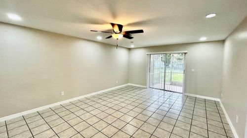 527 5th Pl, Cape Coral, FL 33909-2071