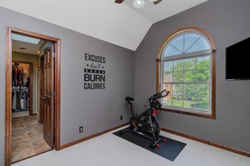 20 Lockerbie Dr, Valpo IN  46385-9287 exterior