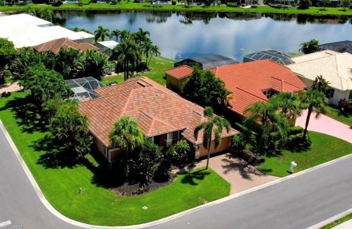 7566 Citrus Hill Ln, Naples FL  34109-0600 exterior