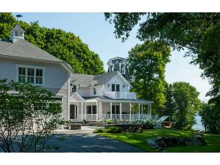 1026 Shore Rd, Jamestown, RI 02835-2015