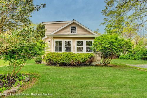 226 Davis Ave, Lacey NJ  08731-3519 exterior