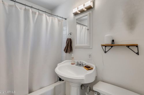 9414 11th Pl, Phoenix AZ  85020-2604 exterior