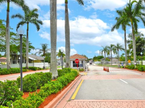 16355 23 St, Hollywood FL  33027-4406 exterior