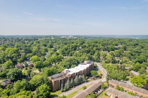 1500 Cochran Rd, Pittsburgh PA  15243-1061 exterior