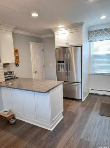 72 Winganhauppauge Rd, Islip Manor NY  11751-2613 exterior